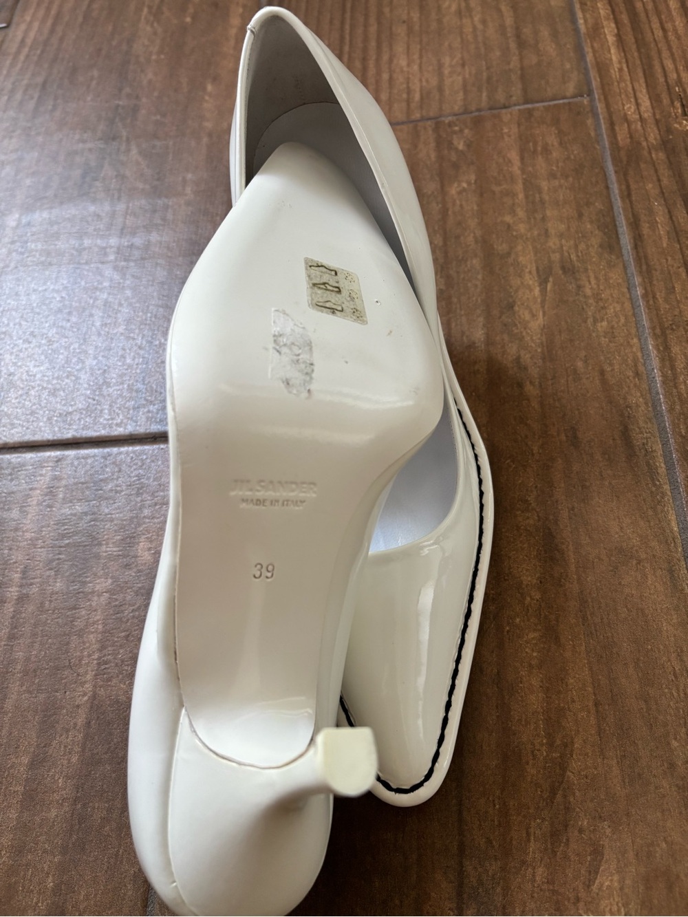 Jil Sander Cream Patent Pointed Toe Pumps with Contrast Stitch EU39 - Picture 11 of 16